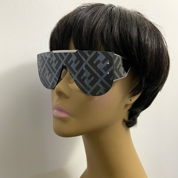 FENDI 145mm Logo Shield Sunglasses - Picture 3 of 15